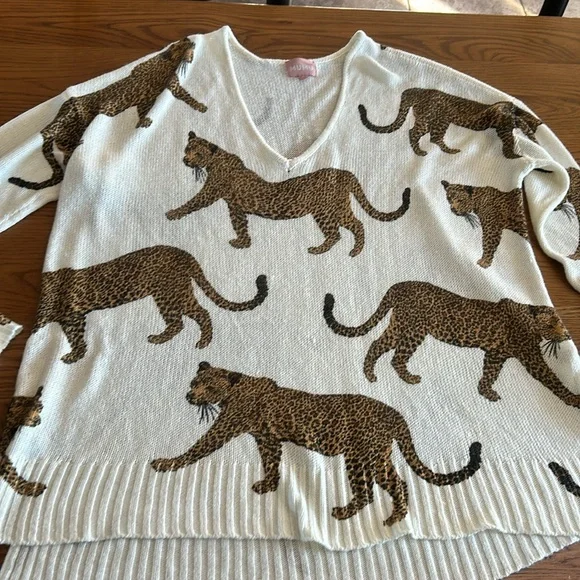 SHOW ME YOUR MUMU Oversized Hug Me Sweater Tossed Leopard Loose Knit V Neck L - Picture 7 of 10